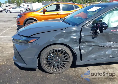 2025 Toyota Camry Le z USA, uszkodzony, nr VIN 4T1DAACK8SU162144